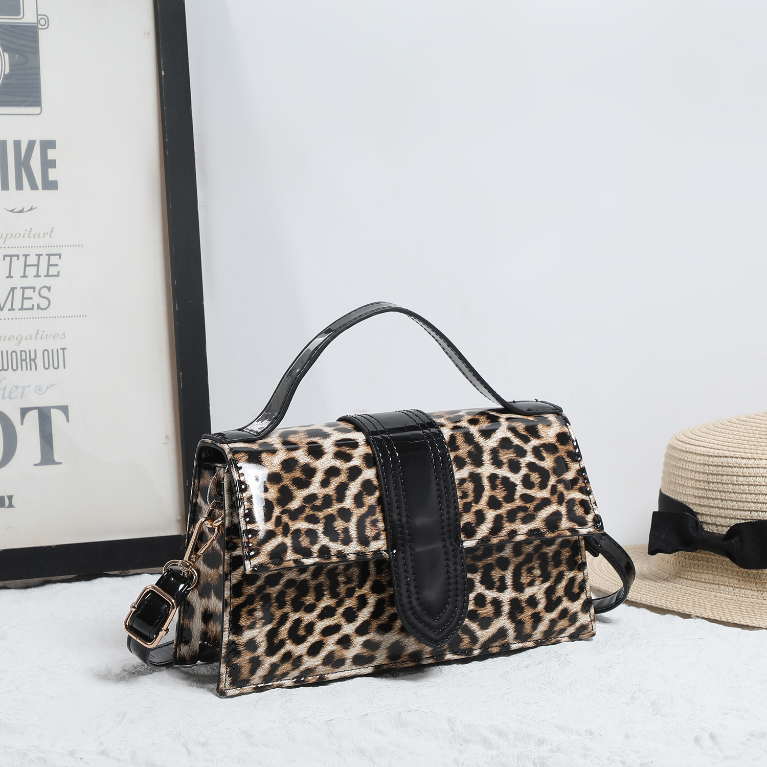 25456 Leopard Print Patent Crossbody Bag