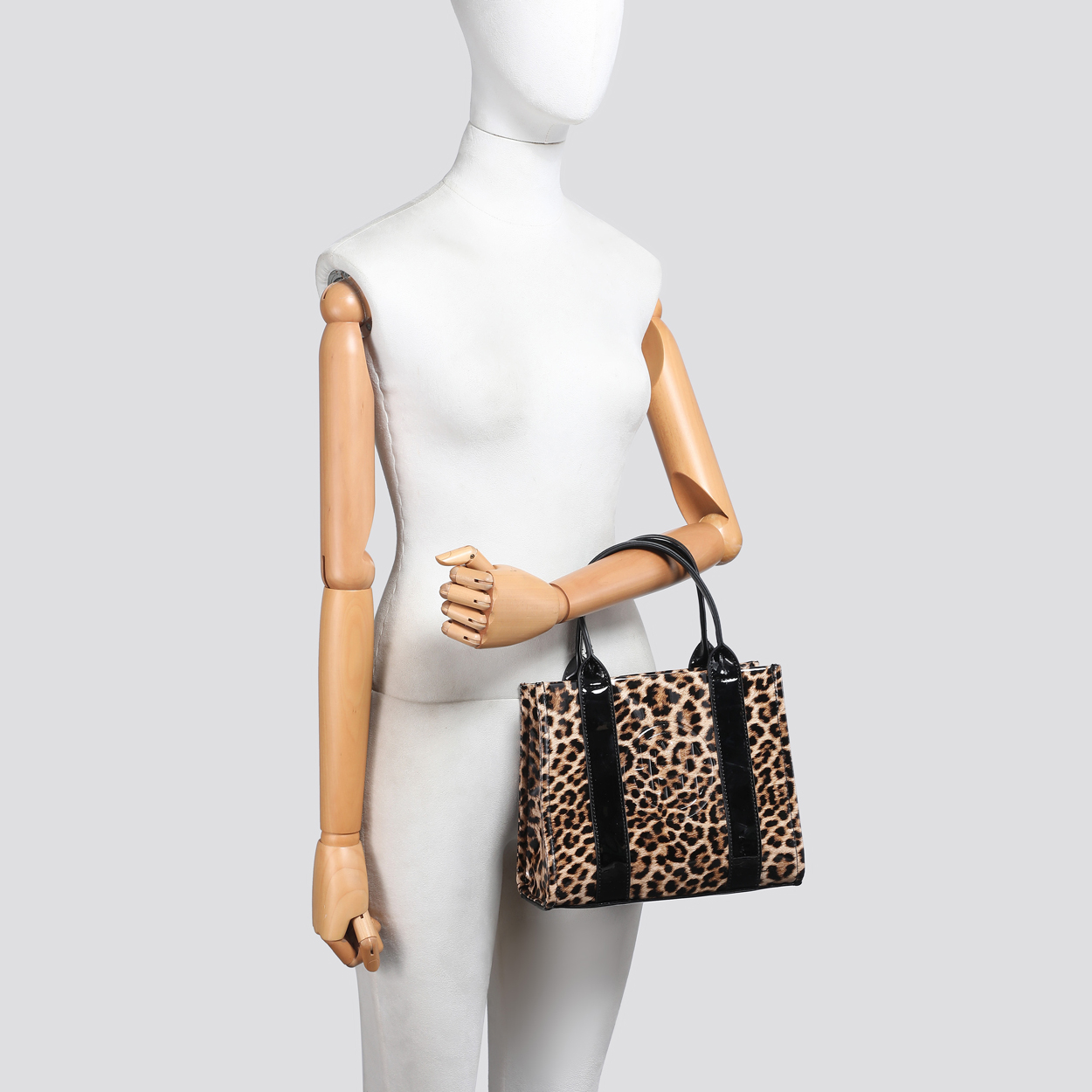25433 Leopard Print Patent Tote Bag