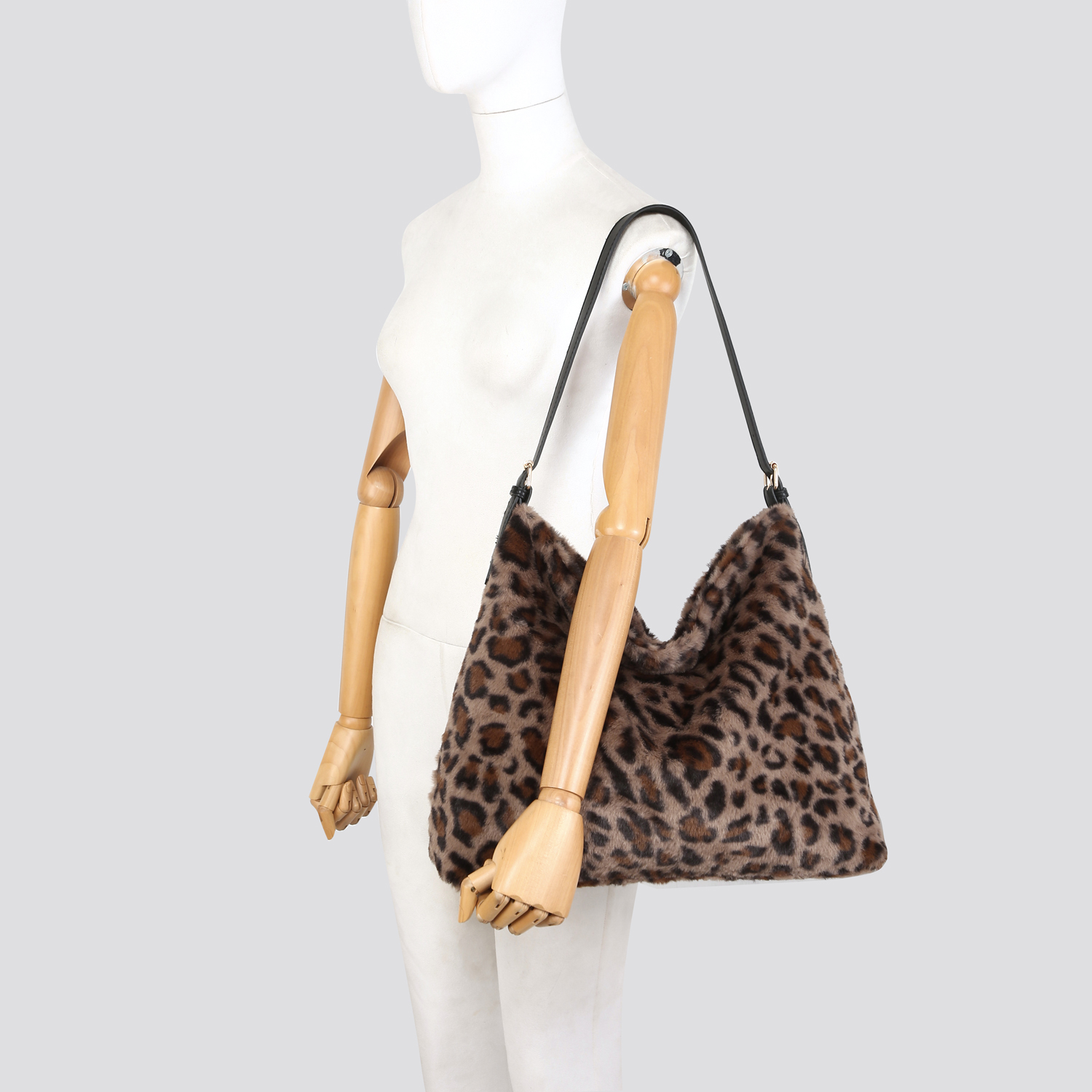 25427 Leopard Print Slouch Bag