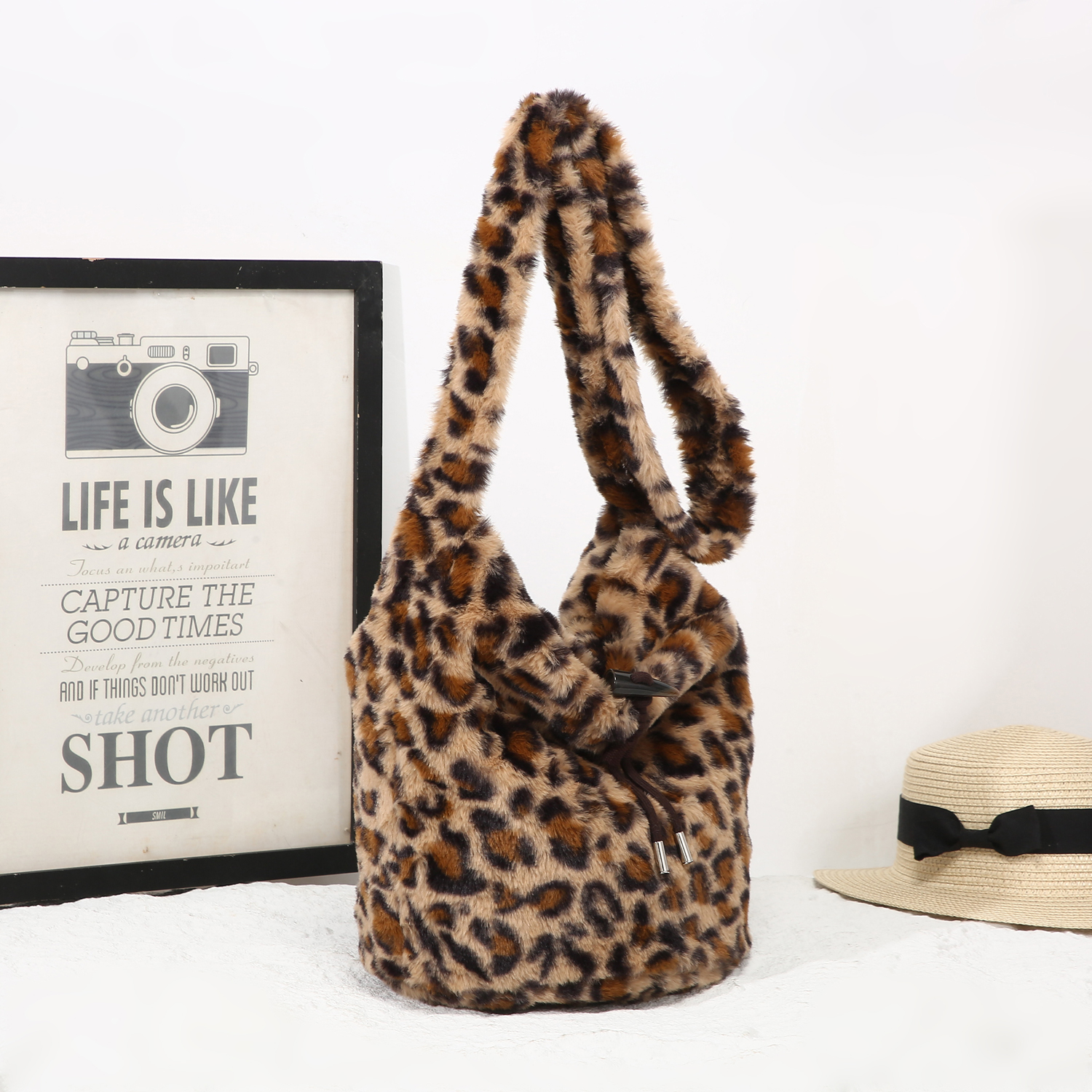 25429  Leopard Print Faux Fur Crossbody Bag