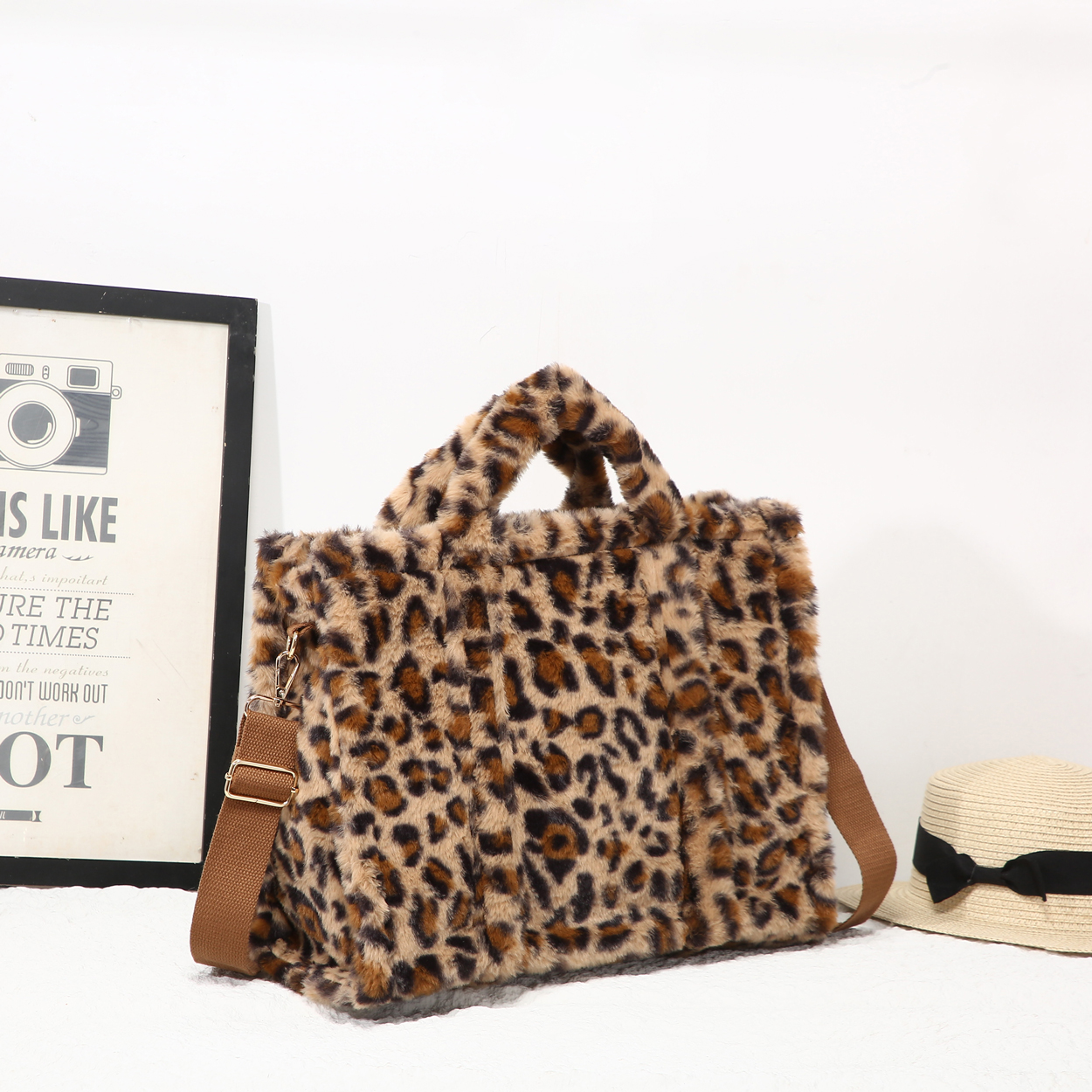 25423 Faux Fur Leopard Print Tote Bag