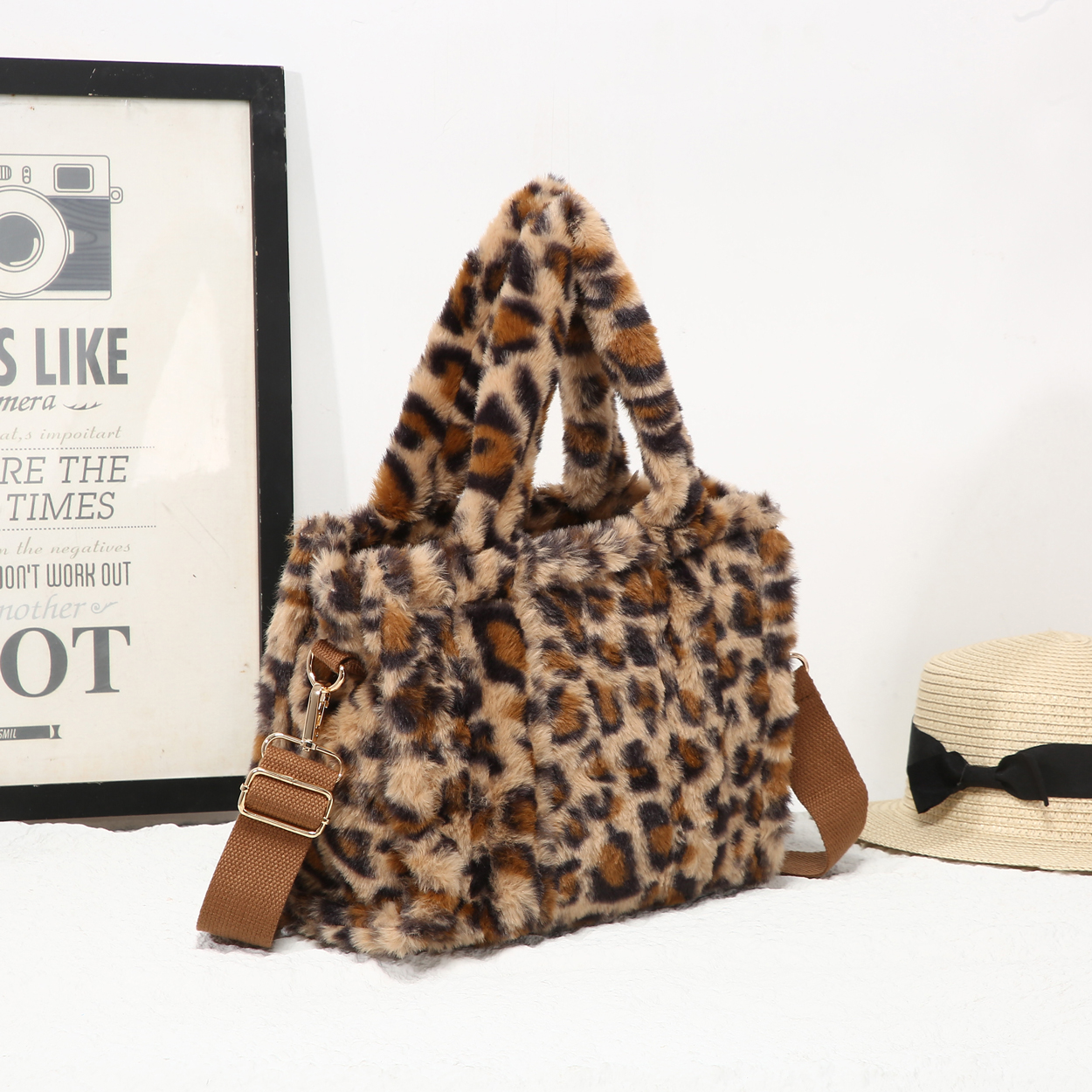 25424 Leopard Print Faux Fur Tote Bag