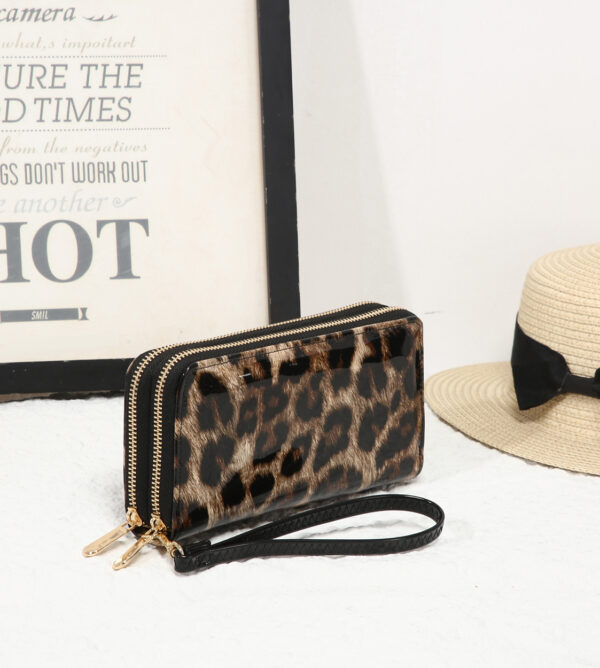 25466 Leopard Print Double Zipped Patent Purse