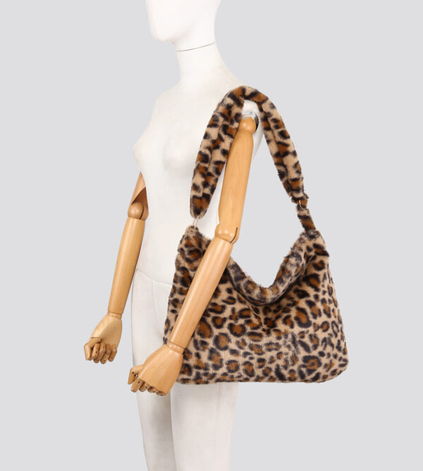 25428 Leopard Print Faux Fur Slouch Bag