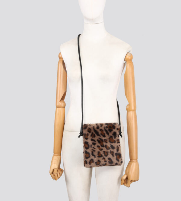 25430 Leopard Print Faux Fur Crossbody Bag