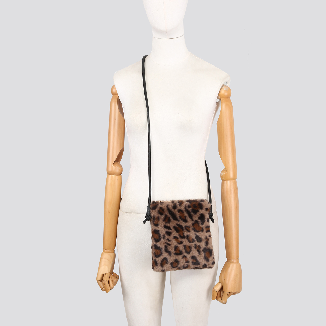 25430 Leopard Print Faux Fur Crossbody Bag