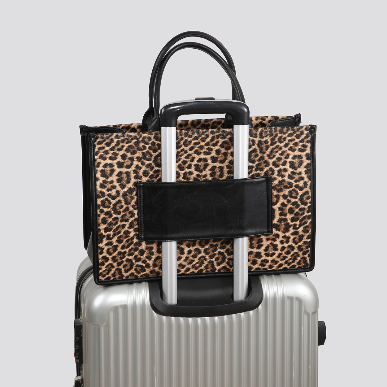 25436  Leopard Print Cabin Bag Duffle Bag