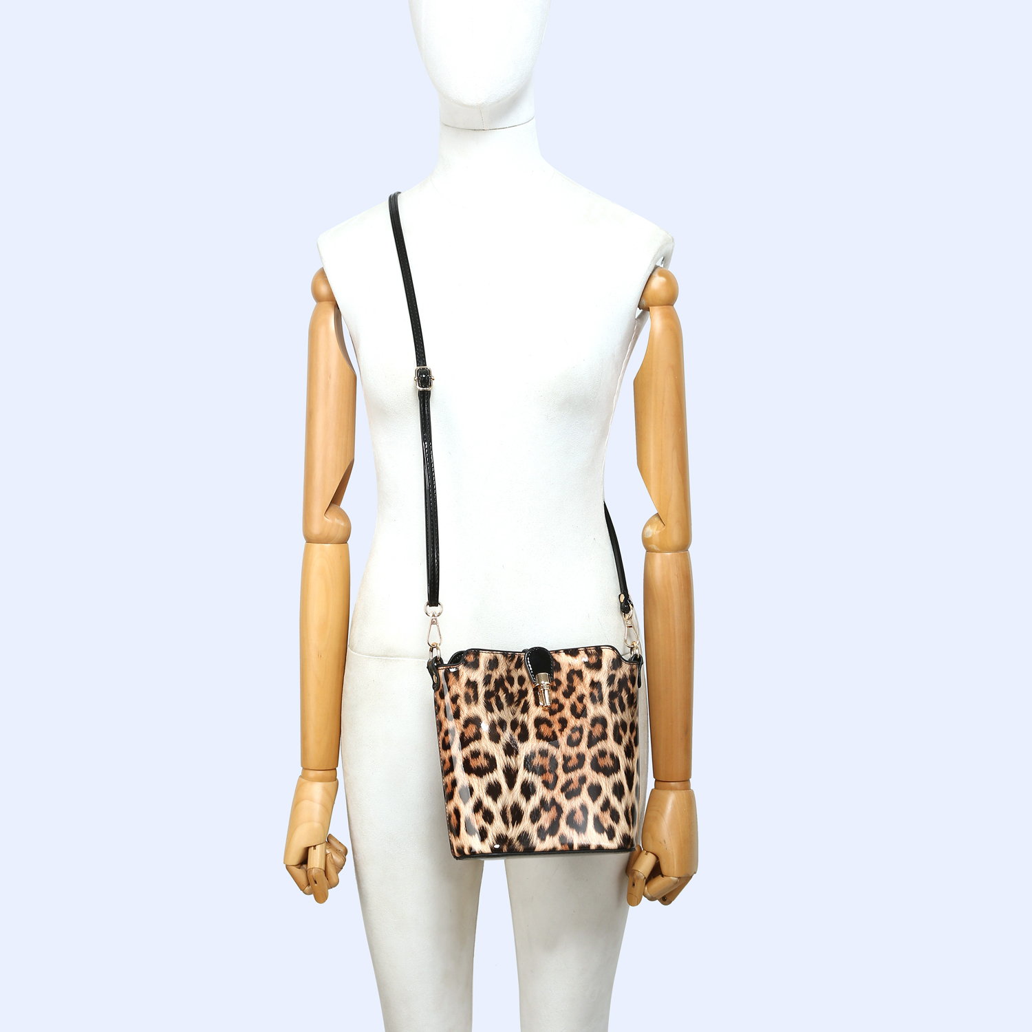 25467  Crossbody Bucket Bag